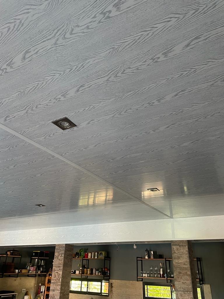 Tablas PVC Color Gris perlado  - 25 cm x 8 mm - Image 4